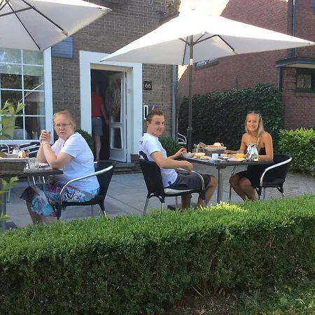 Oranje Hotel 2*