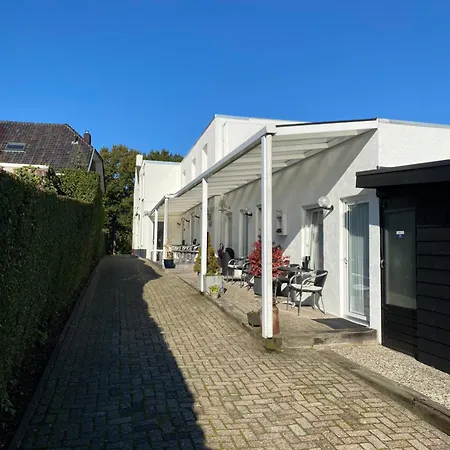 Hotel Oranje 2*