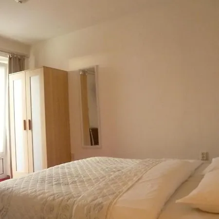 Hotel Oranje 2*